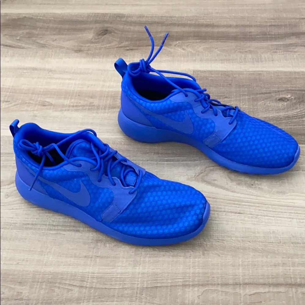 NEW Nike Roche Run Sneakers